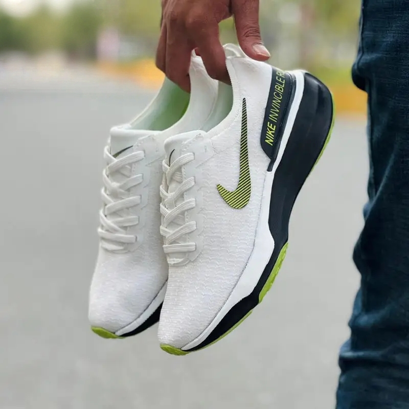 NIKE AIR ZOOM SNEAKER (WHITE)