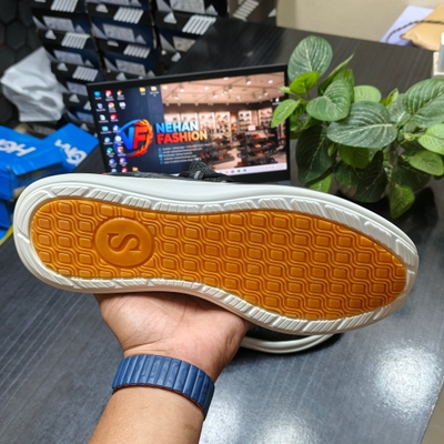 Fila 𝐋𝐢𝐠𝐡𝐭 𝐖𝐞𝐢𝐠𝐡𝐭 𝐒𝐩𝐨𝐫𝐭𝐬 & 𝐑𝐮𝐧𝐧𝐢𝐧𝐠 𝐒𝐡𝐨𝐞𝐬 (BLACK)_img_1