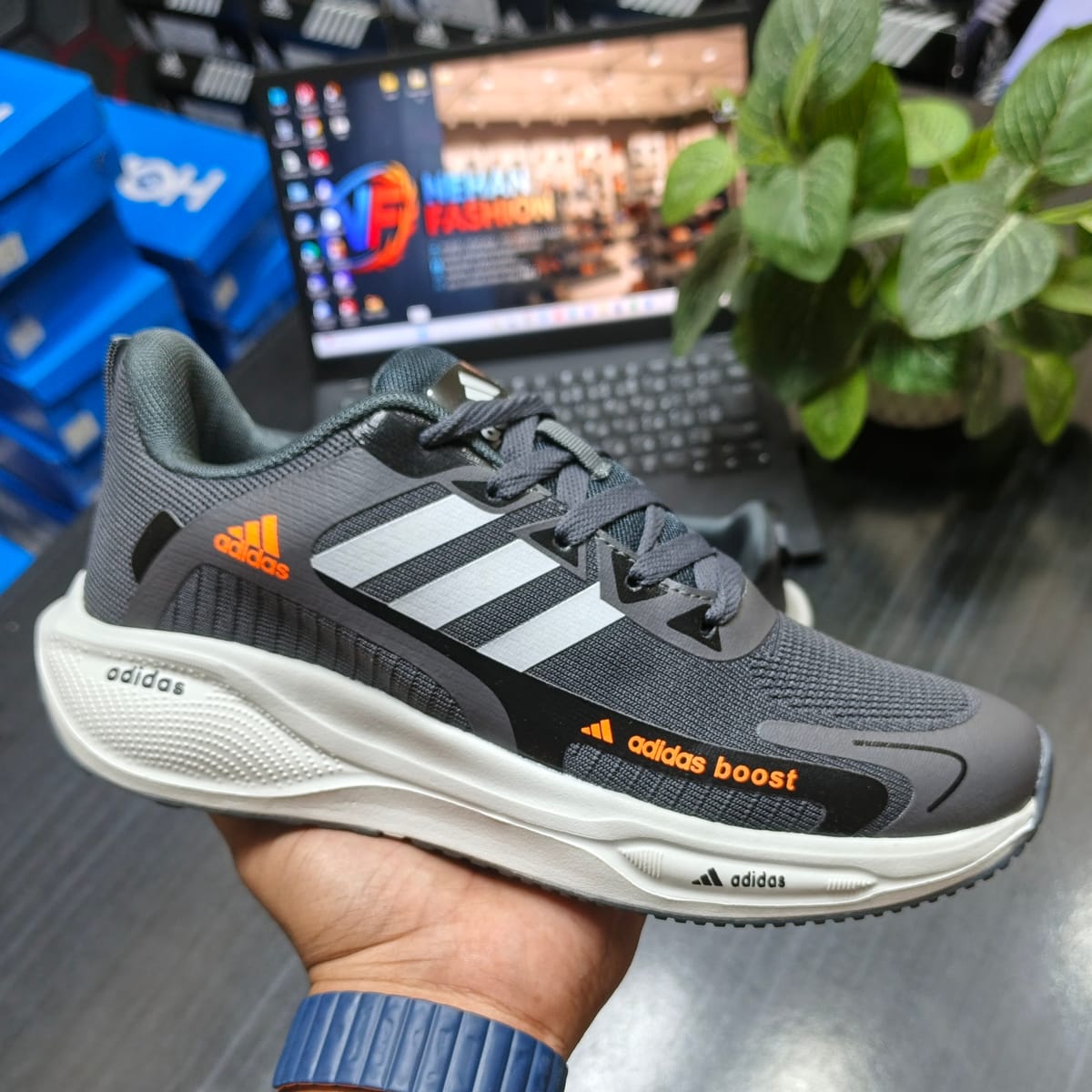 ADIDAS BOOST SNEAKER (ASH GREY)